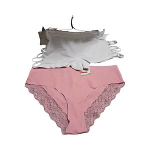 Triumph Pink and White Panties Set